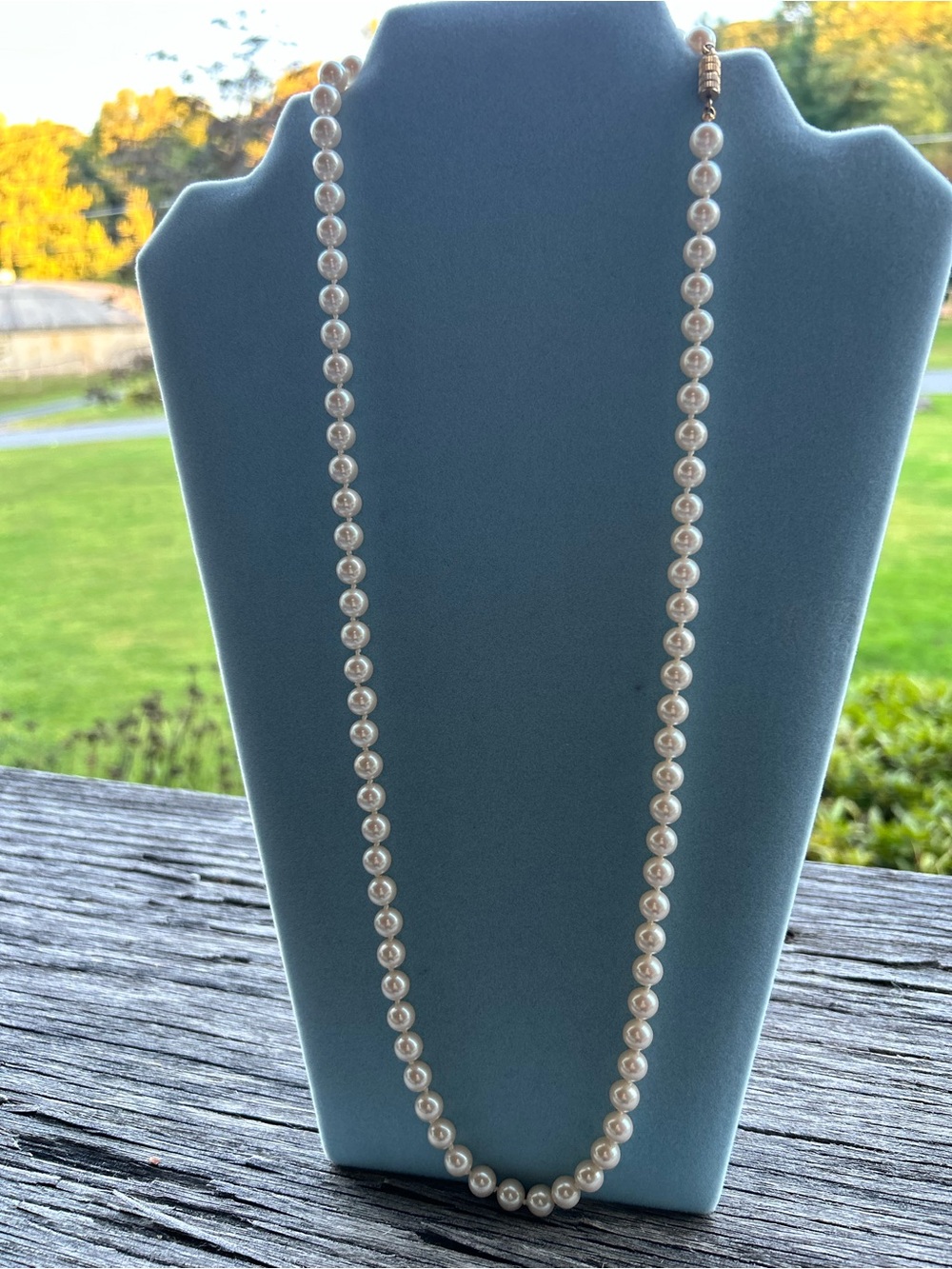 Vintage Classic Pearl Strand Necklace Cream Pearls 28” barrel clasp